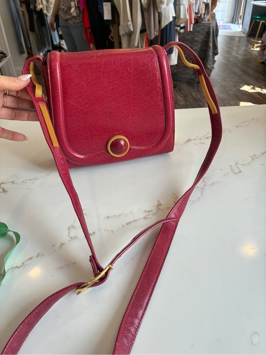 Ellen Tracy Handbags - Ellen Tracy vintage Fuchsia Crossbody Bag with Gold Ring Accent